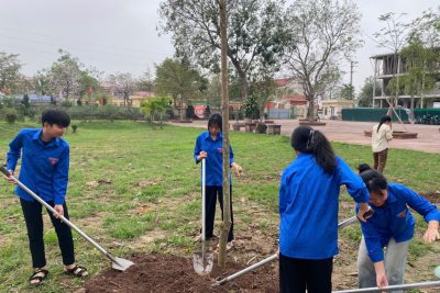 TRƯỜNG THCS TRUNG LƯƠNG HƯỞNG ỨNG “TẾT TRỒNG CÂY ĐỜI ĐỜI NHỚ ƠN BÁC HỒ” XUÂN 202