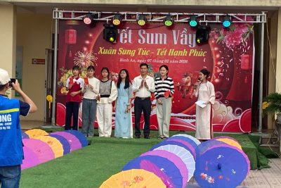 TRƯỜNG THCS TRUNG LƯƠNG TỔ CHỨC “TẾT SUM VẦY”